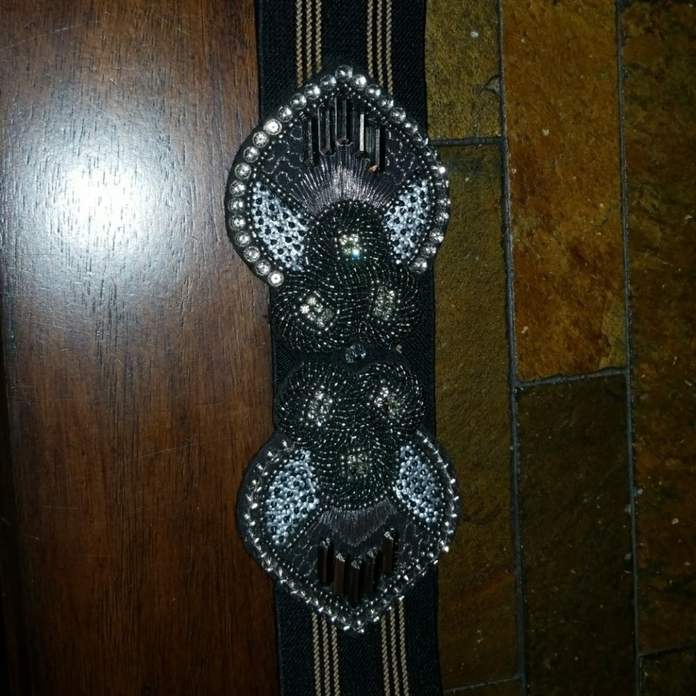 The Loft elastic belt